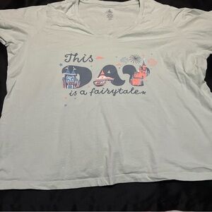 Disney 1x cropped shirt, vneck